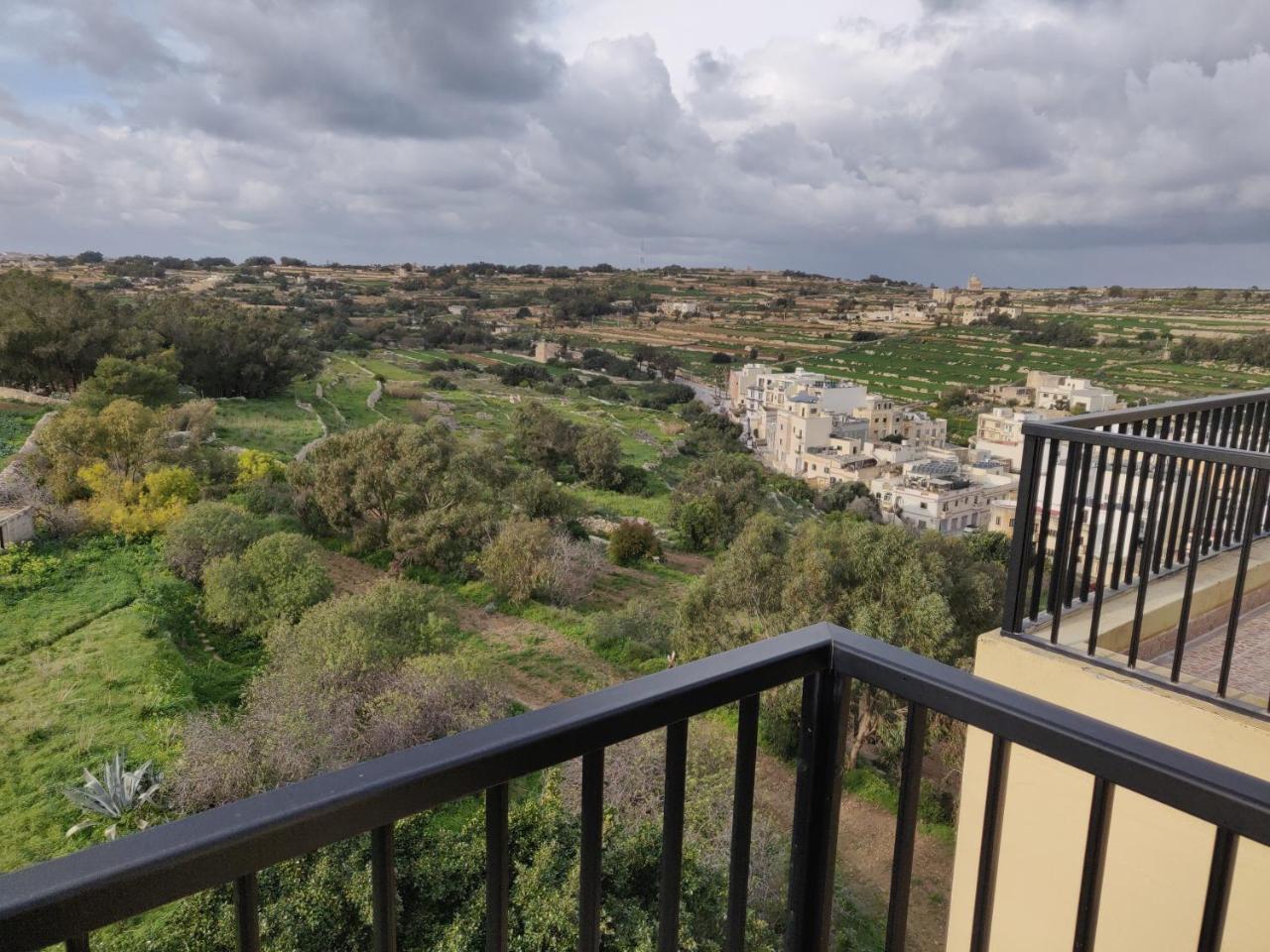 Panoramic Penthouse In Marsascala Which Enjoys Sea And Country Views Apartment Marsaskala Exterior photo