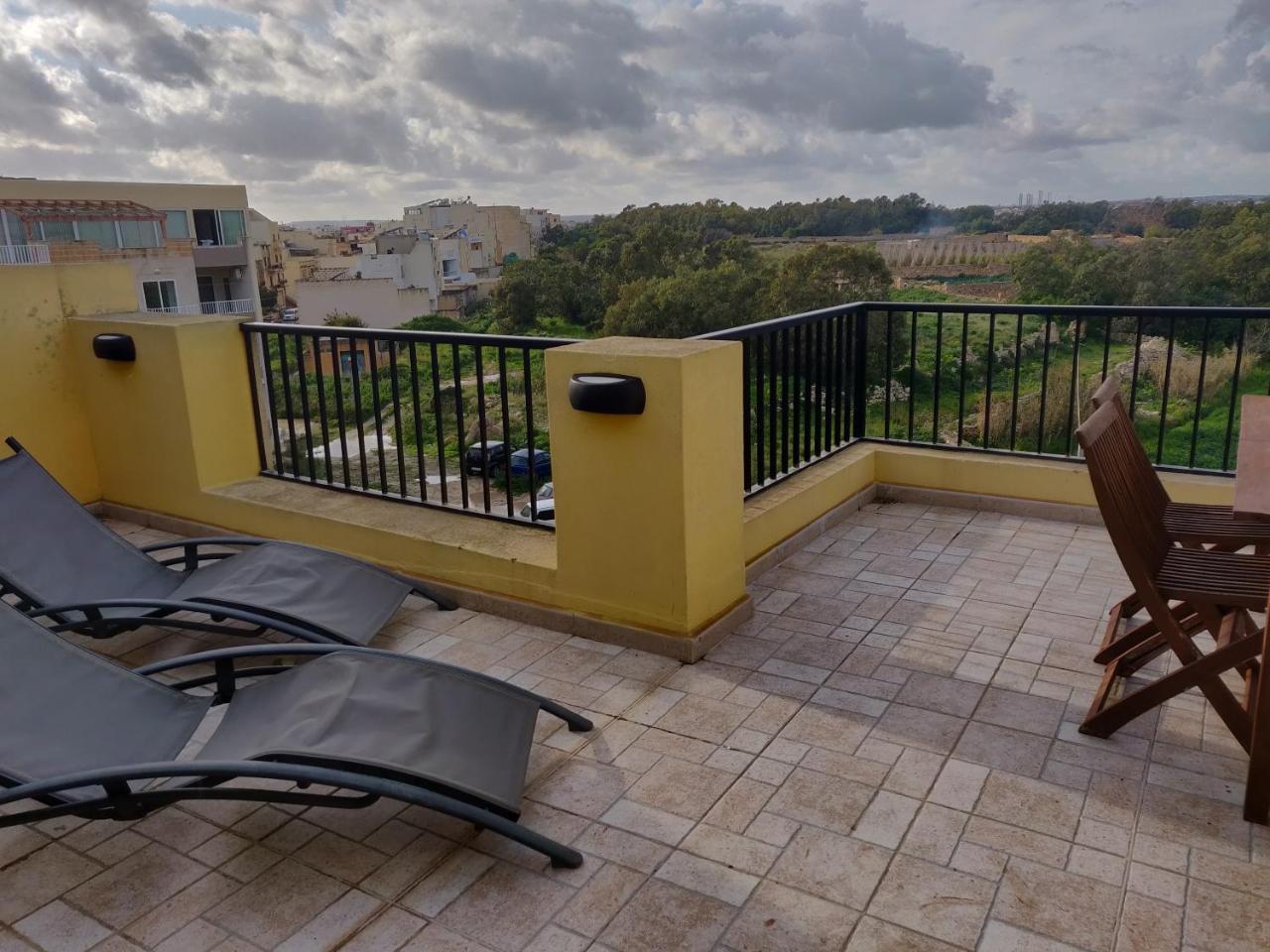 Panoramic Penthouse In Marsascala Which Enjoys Sea And Country Views Apartment Marsaskala Exterior photo