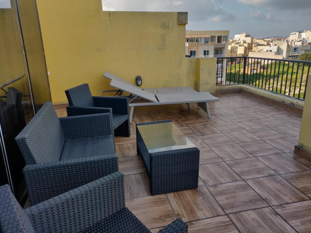 Panoramic Penthouse In Marsascala Which Enjoys Sea And Country Views Apartment Marsaskala Exterior photo